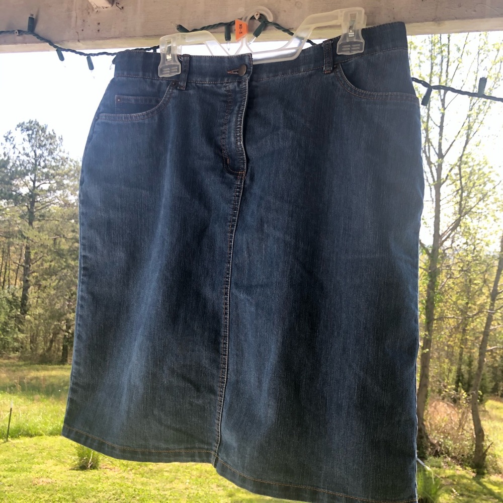 Knee length dark jean skirt size:L